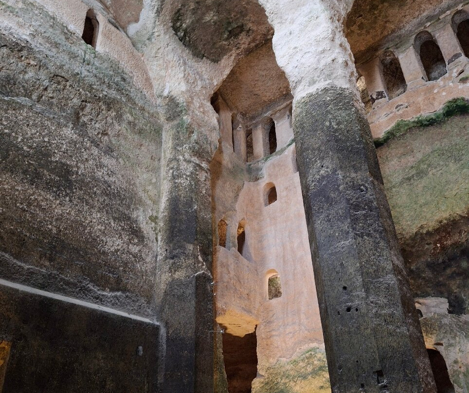 Monolithic Church of Saint-Jean of Aubeterre-Aubeterre-sur-Dronne必去景点