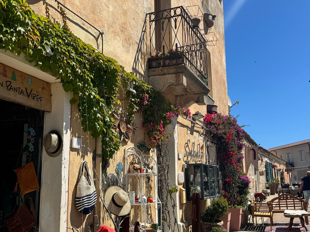 Piemar Market San Pantaleo-San Pantaleo必去景点
