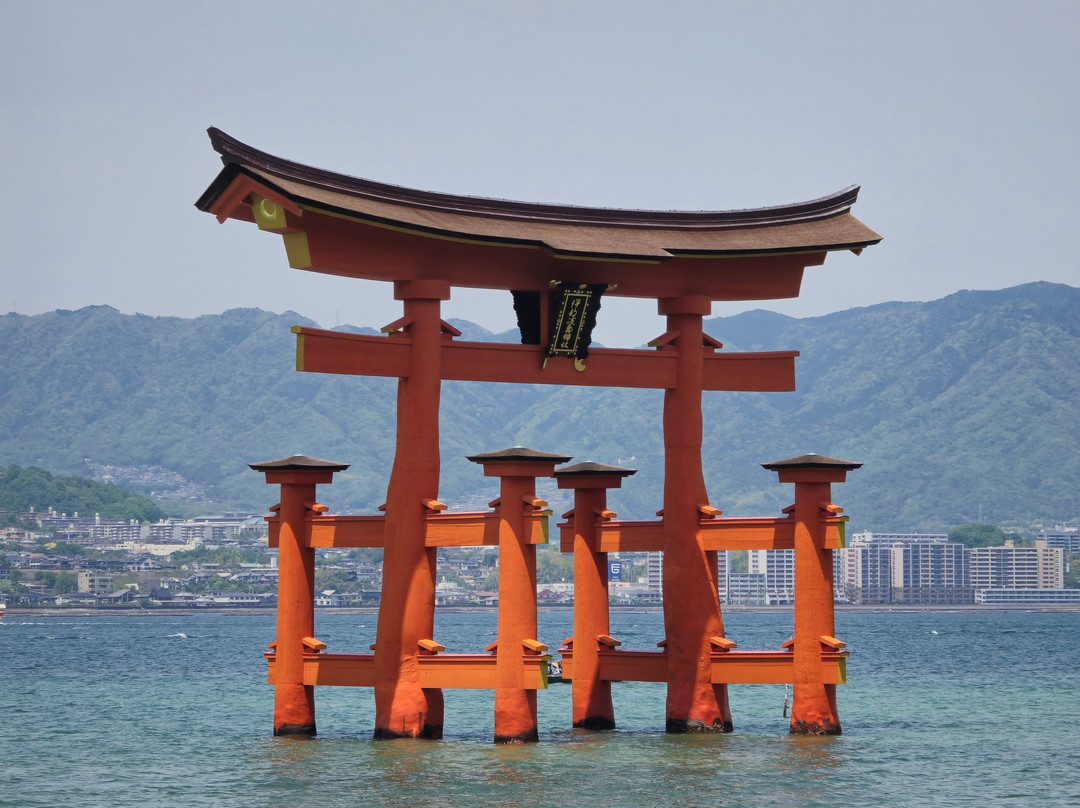 Itsukushima Shrine Torii-廿日市市必去景点