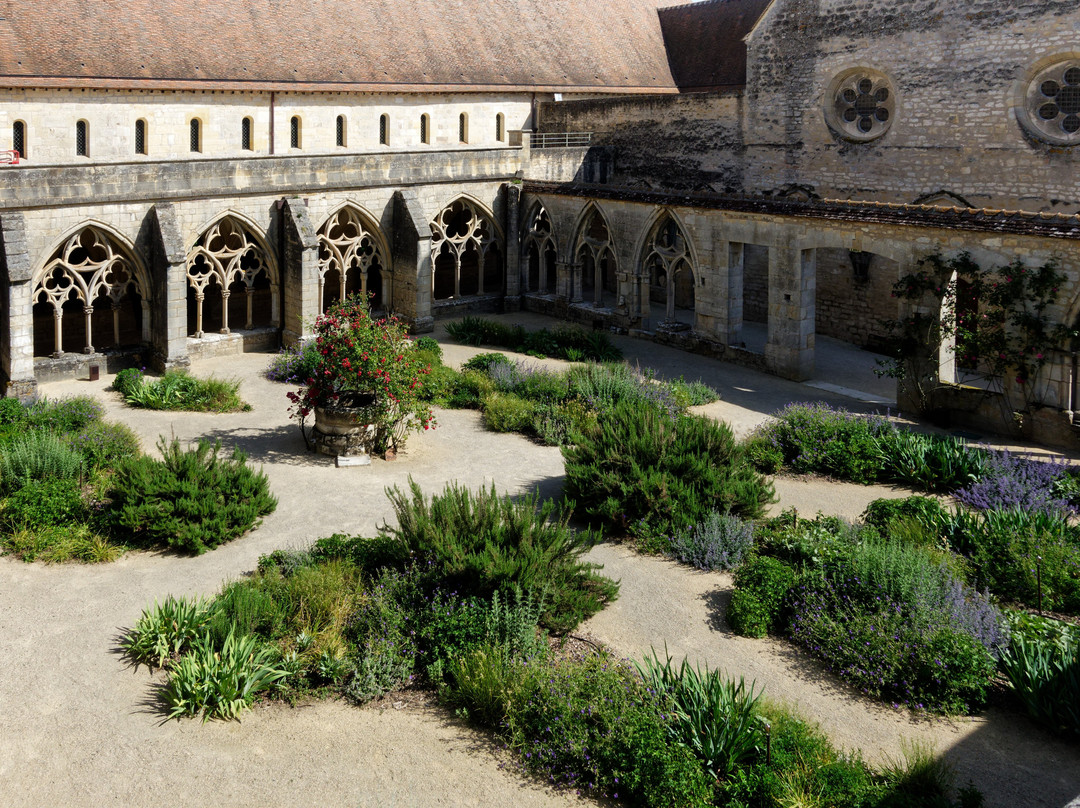 Abbaye de Noirlac-Bruere-Allichamps必去景点