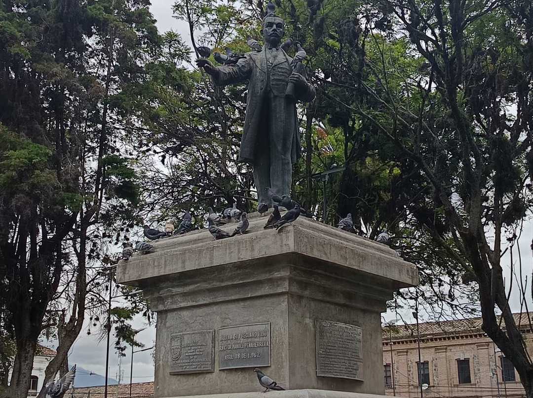 Plaza De La Merced Y Plaza Moncayo-伊瓦拉必去景点