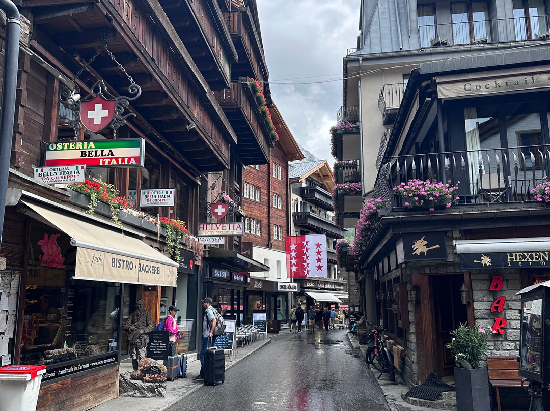 Bahnhofstrasse-策马特必去景点