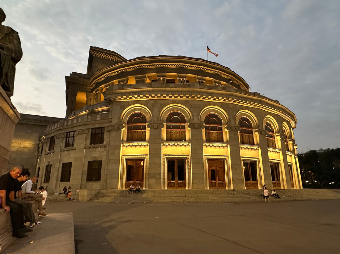 The Armenian National Academic Theater of Opera and Ballet named after Alexander Spendiaryan-埃里温必去景点