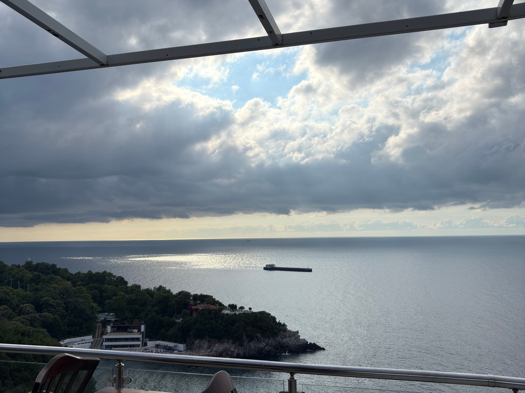 Emirgan Hotel主图