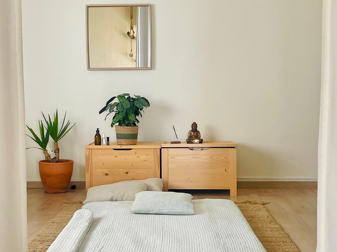 Alma Flow - Massage & Holistic Therapies-Ferrel必去景点