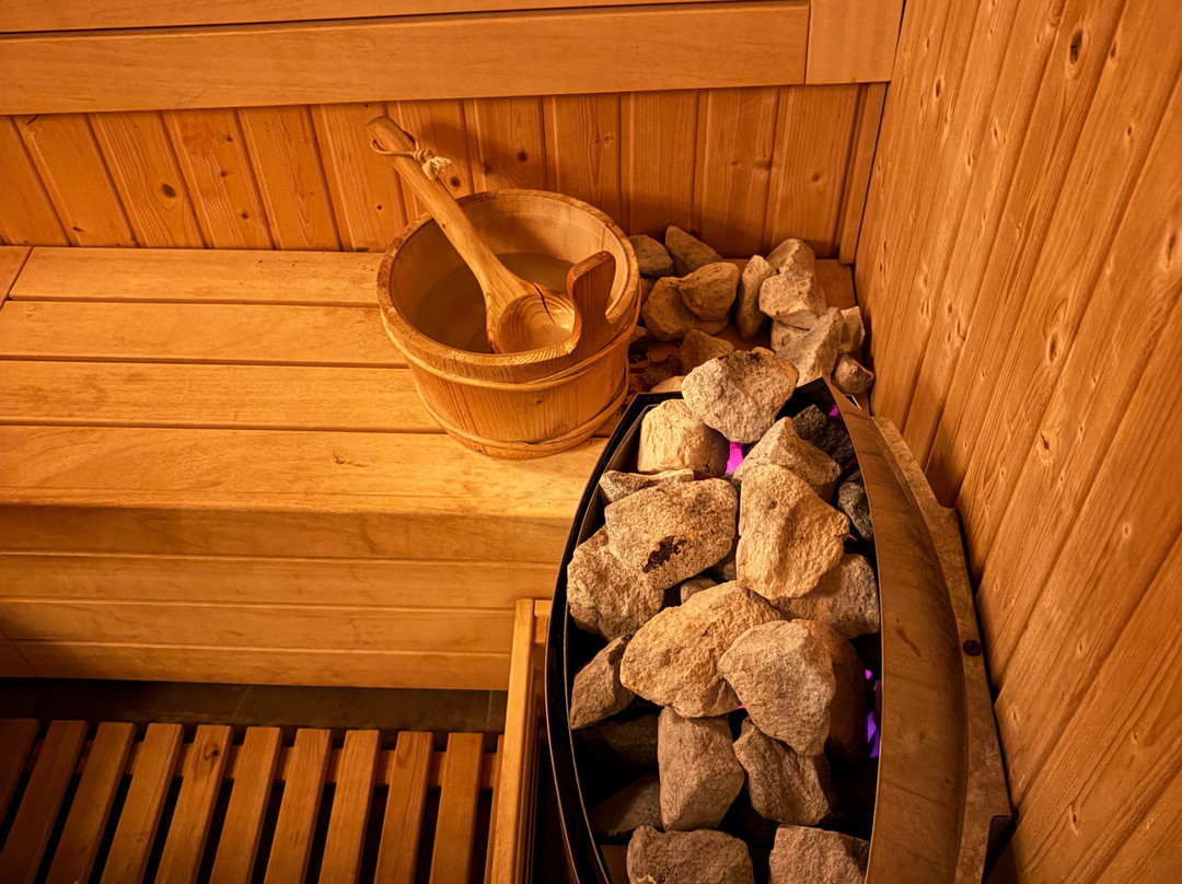 康缇希纳 SPA 套房酒店主图