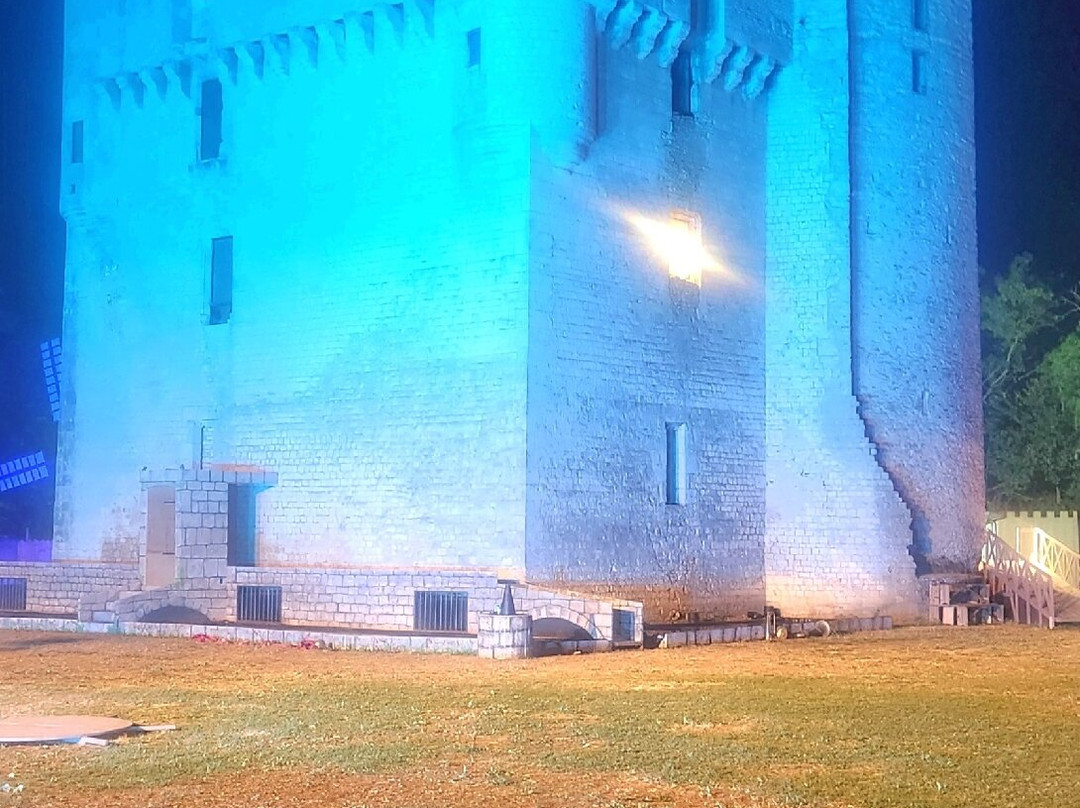 Les Nuits de la Tour-Angles必去景点