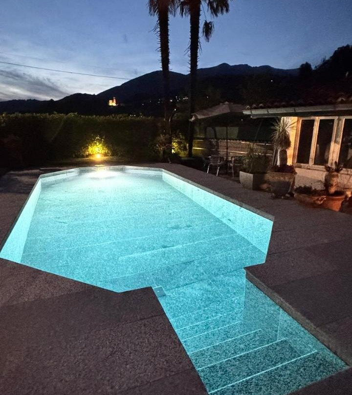 Croglio酒店住宿-Romantico Palazzo dei Ulivi B&B