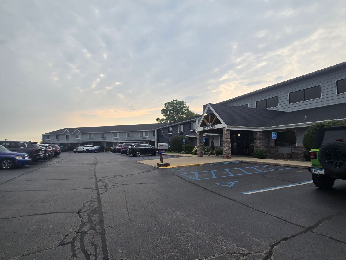 梅诺米尼AmericInn酒店-度假村/酒店