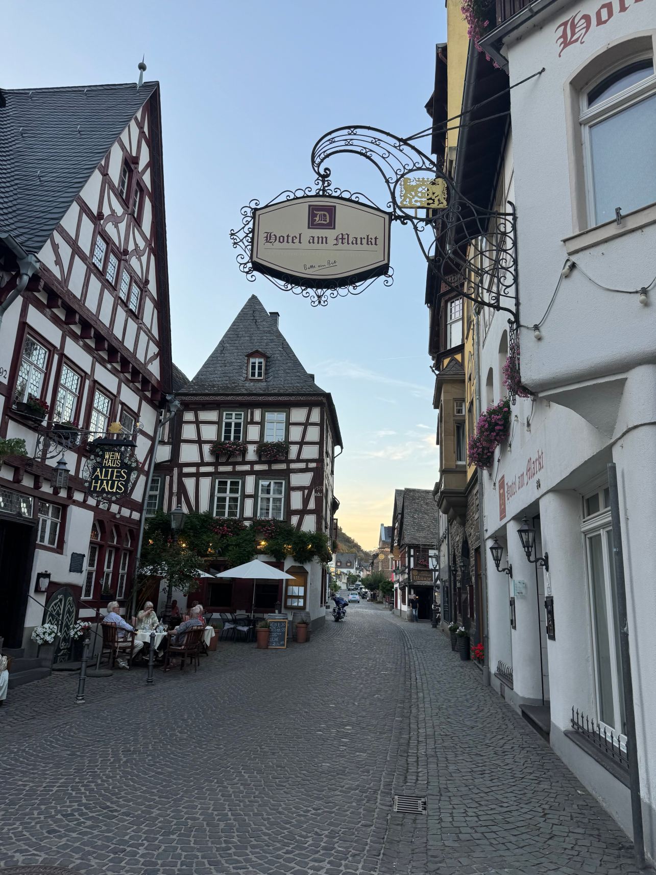 祖尔帕斯特酒店-旅行者