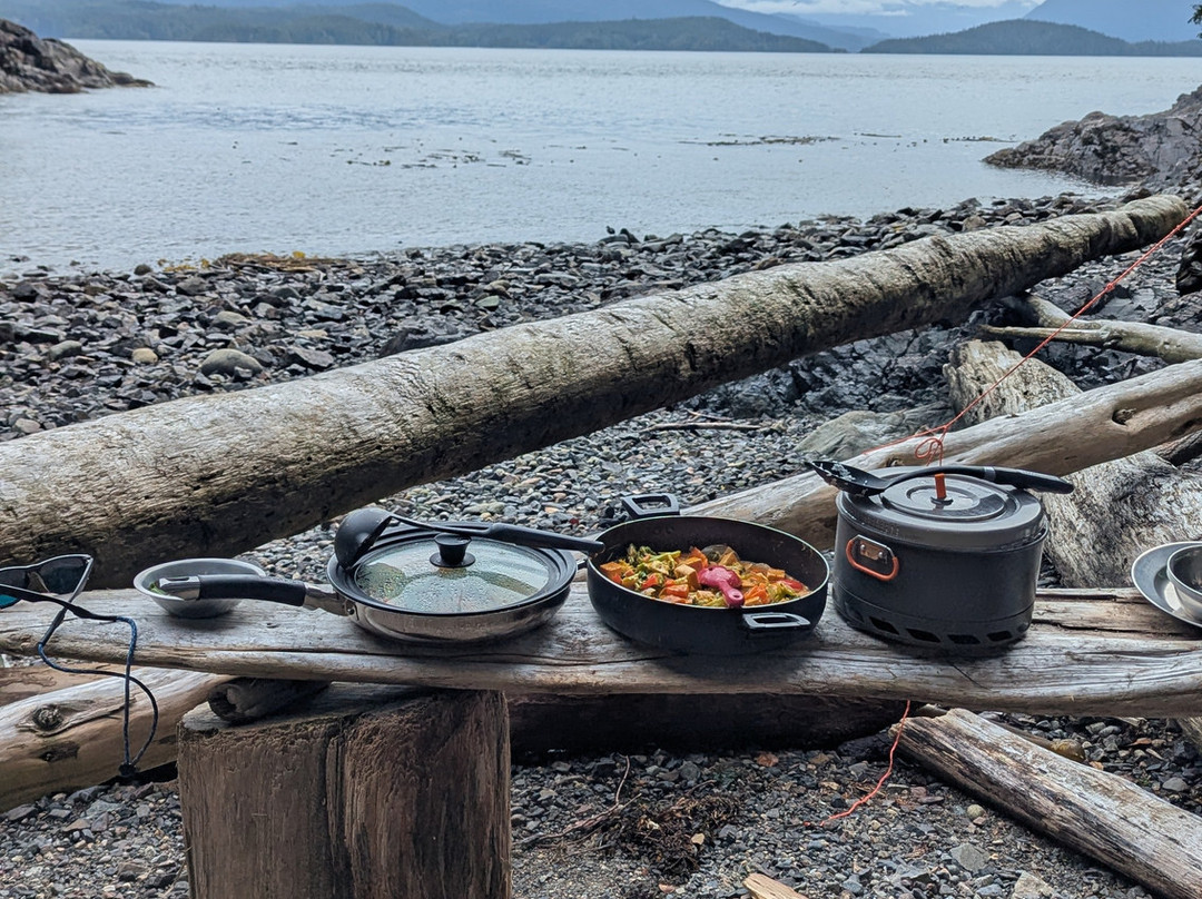At the Waters Edge Adventures-Telegraph Cove必去景点