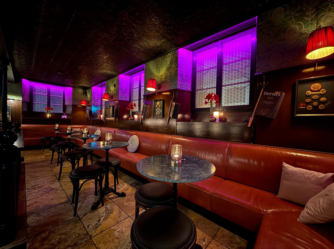 Twent's Cocktail Bar & Cigar Lounge-基尔希贝格必去景点