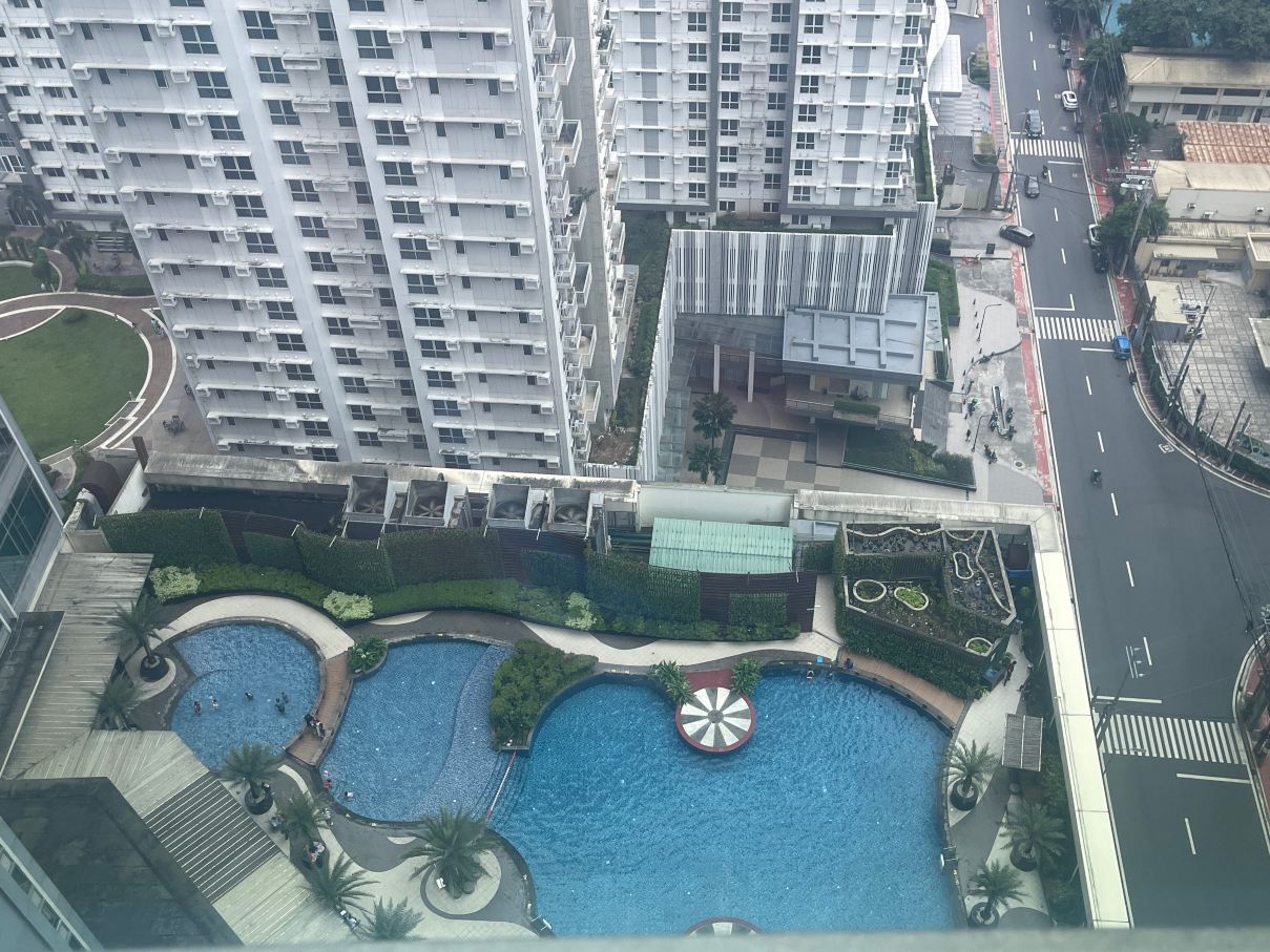 阿尔法套房酒店-泳池