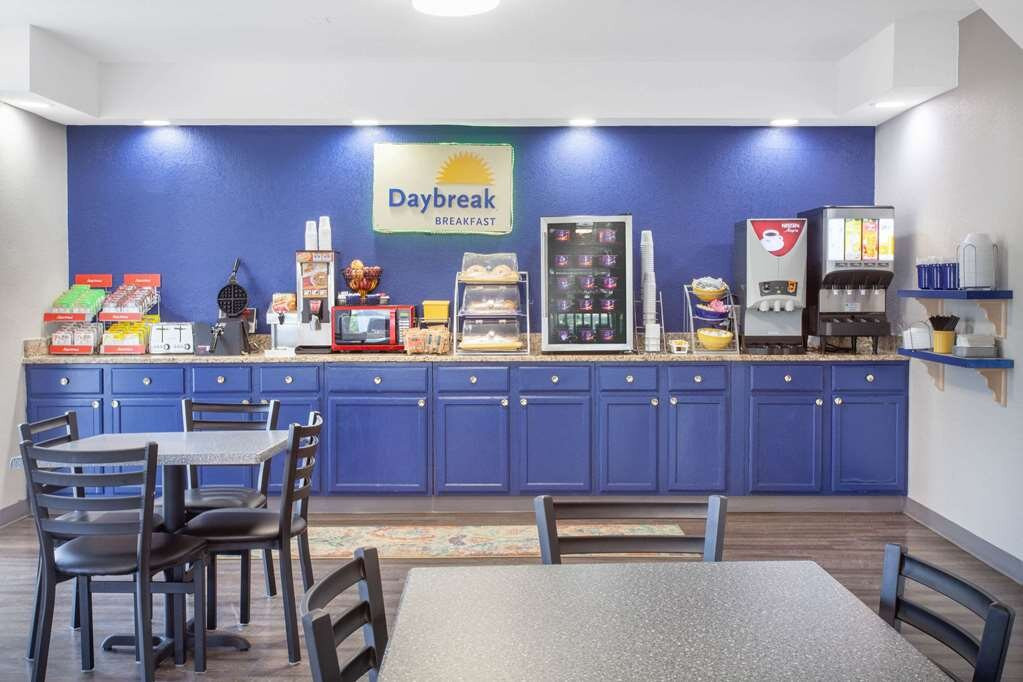 Days Inn by Wyndham Clinton-Presbyterian College