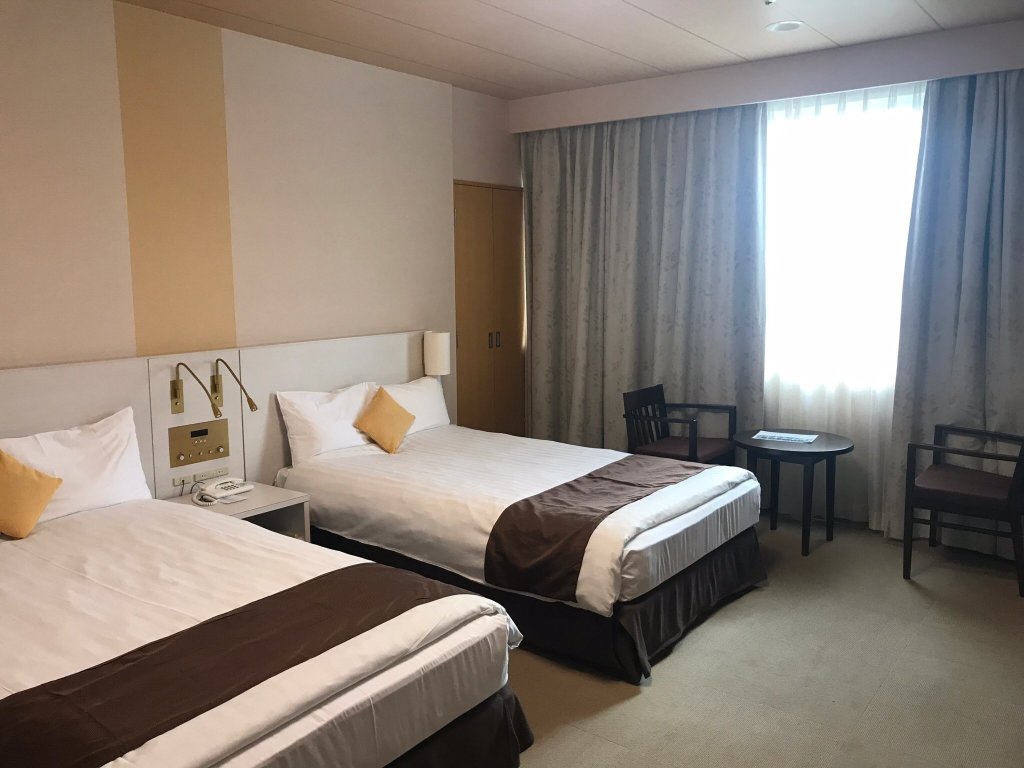 CHATERAISE ISAWA-官方