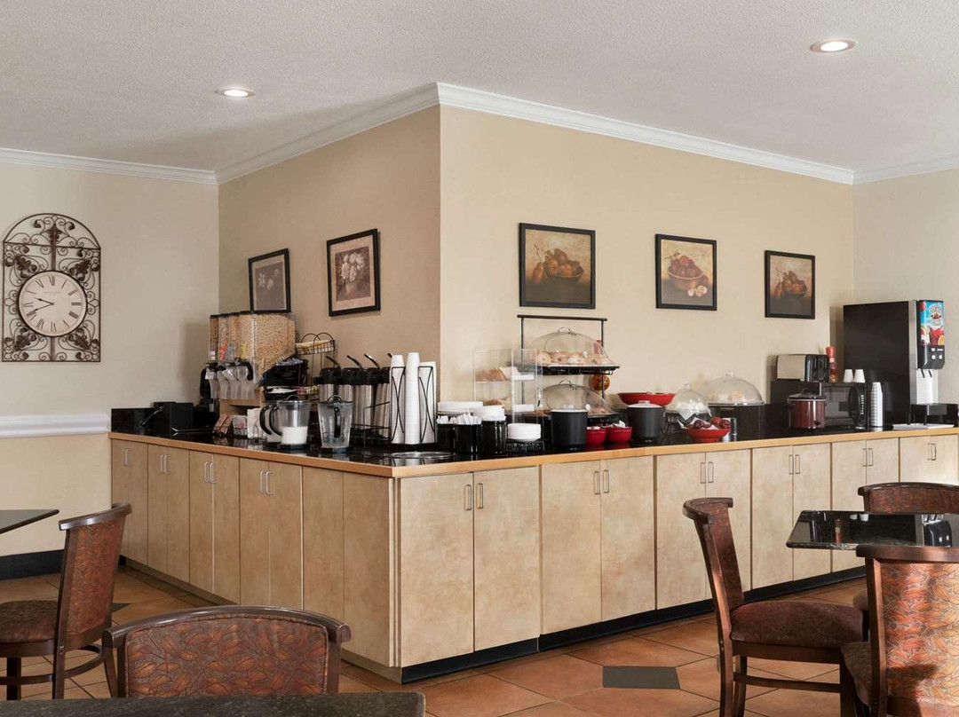 Ramada by Wyndham Elizabethtown主图