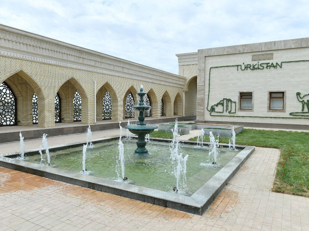 Visit Turkistan: tourist center-Turkistan必去景点