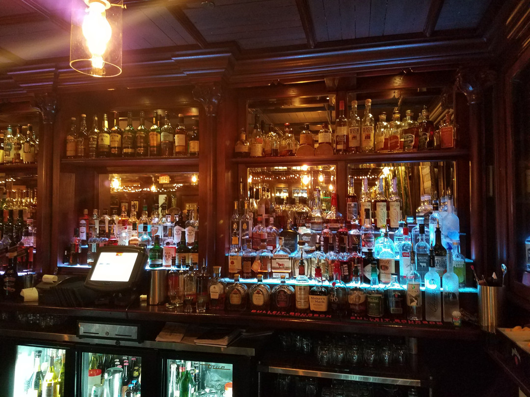 The Burlington Whiskey Room景点图片