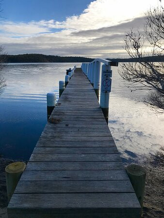 Lakeside Drive Walking Track景点图片