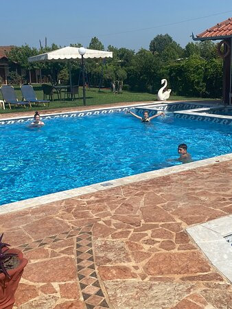 Denis Hotel and Bungalows主图