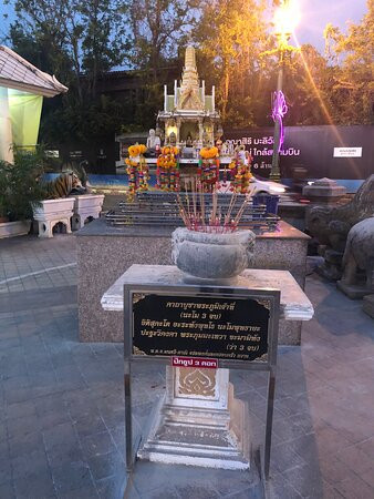 Chao Por Lak Muang Khon Kaen Shrine景点图片