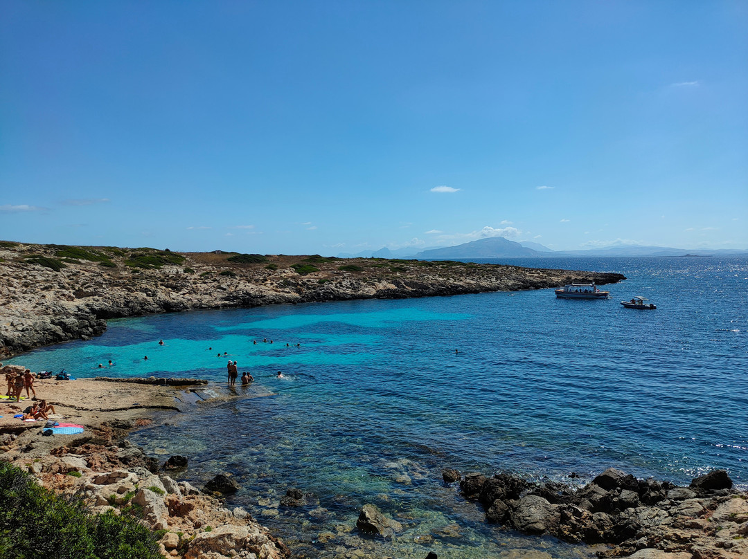 Spiaggia di Cala Minnola景点图片