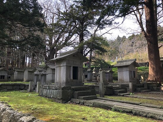 Matsumae Family Graves-松前町必去景点