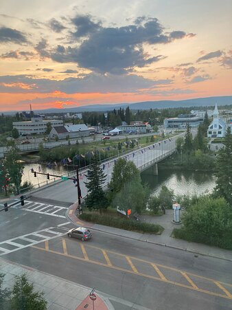 费尔班克斯万豪春季山丘套房酒店主图