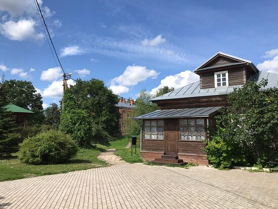 Staroladozhskiy Svyato-Uspenskiy Devichiy Monastery景点图片