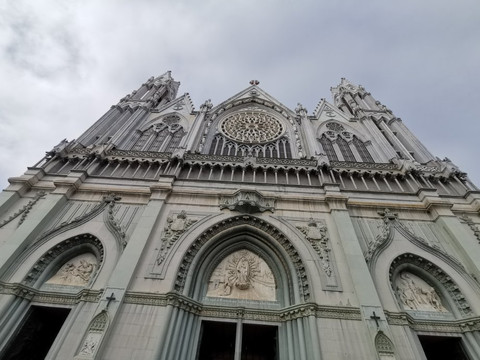 Templo Expiatorio del Sagrado Corazón de Jesús-利昂必去景点
