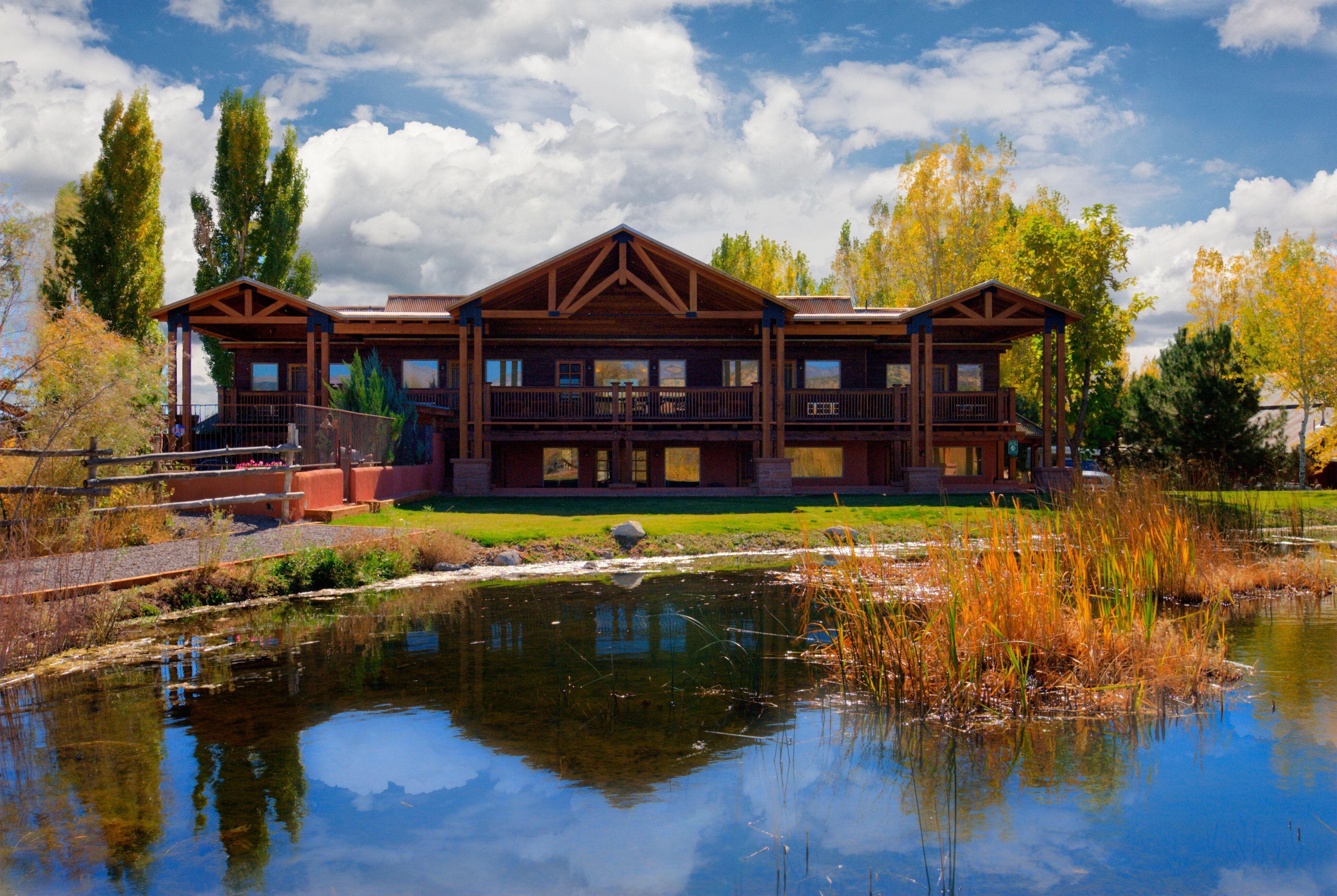 Boulder Mountain Lodge-官方