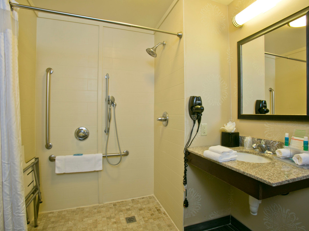 Holiday Inn Express & Suites Brookhaven By IHG主图