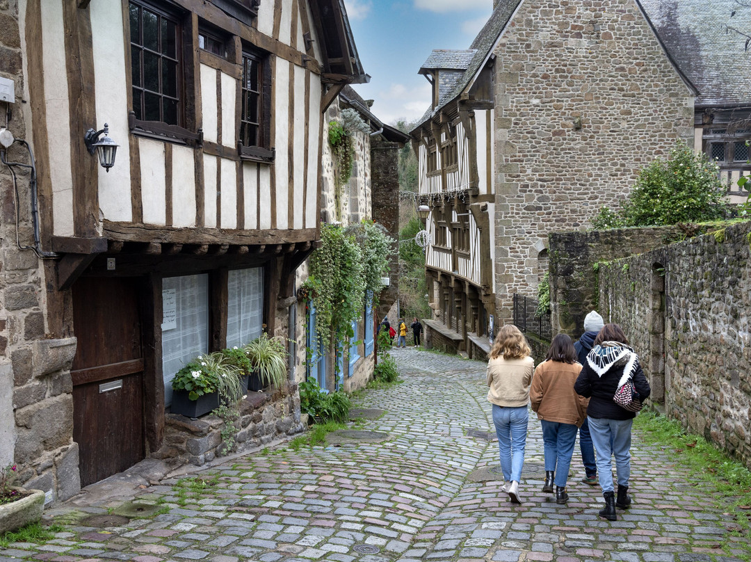 La Rue Du Petit Fort