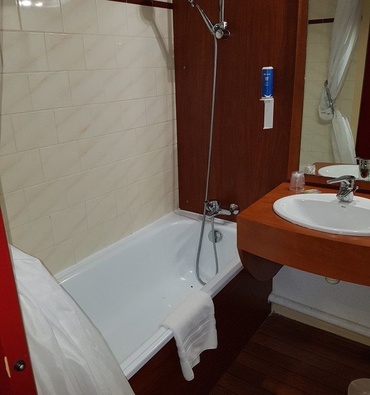 阿曼丁布里特酒店主图