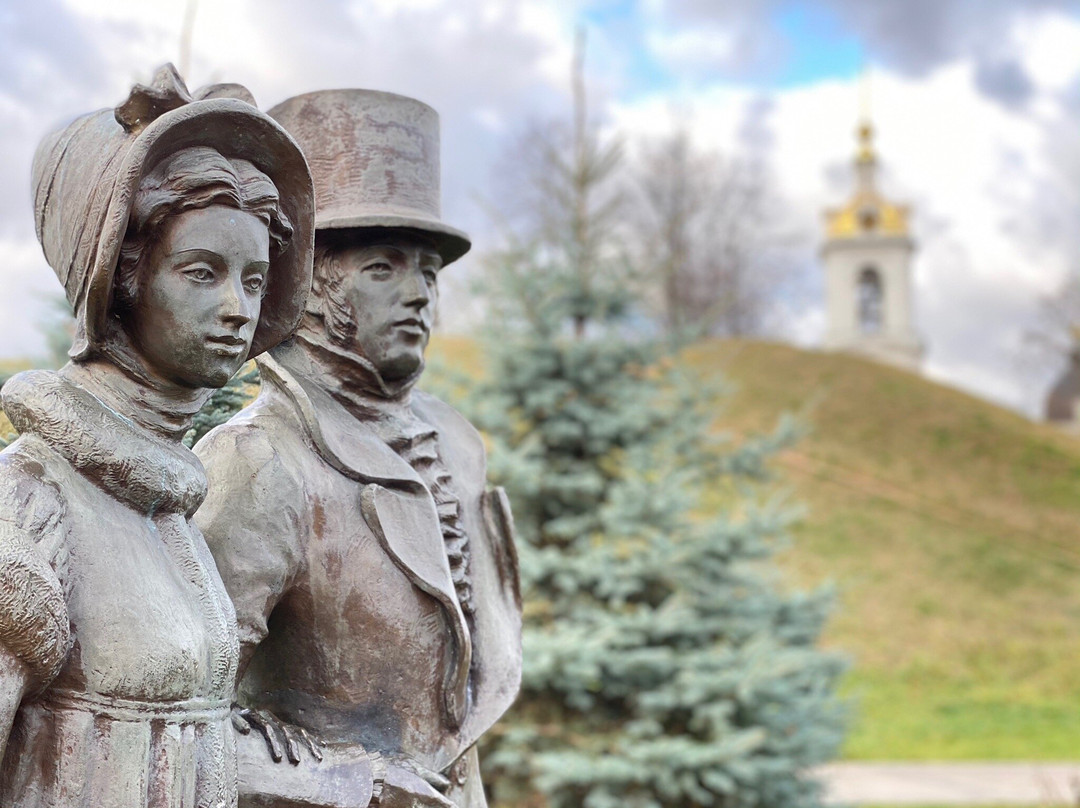 Sculptures on the Kropotkin street景点图片
