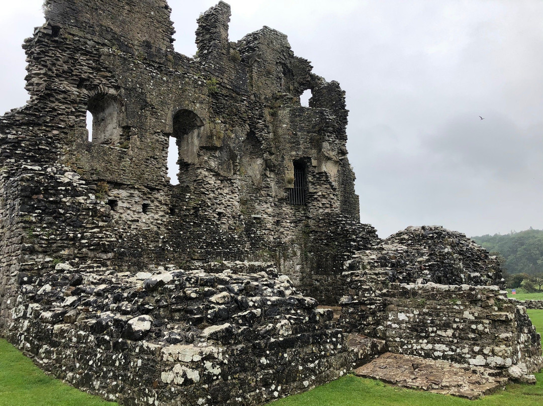 Ogmore Castle景点图片