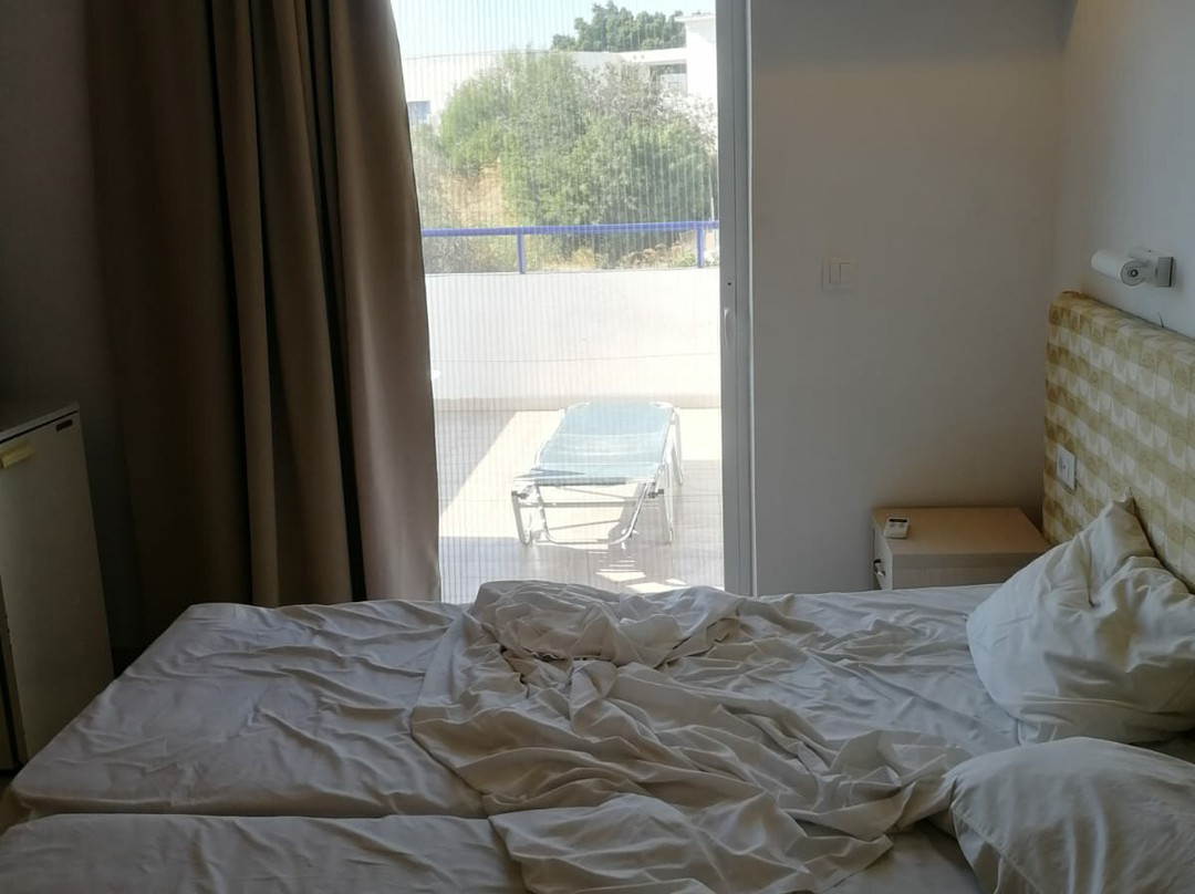 Summer Breeze Hotel主图