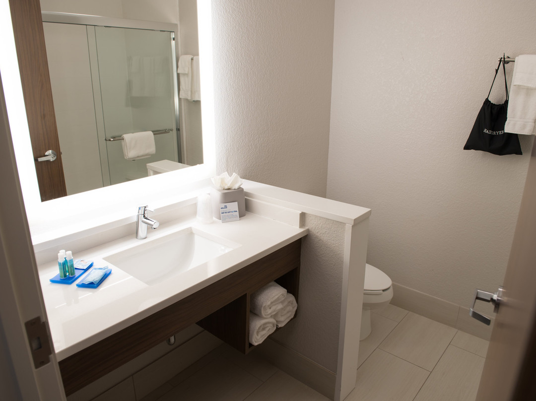 Holiday Inn Express & Suites Merrillville By IHG主图