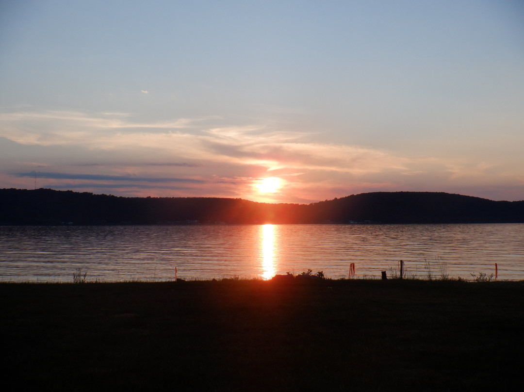 Beach Inn Motel On Munising Bay主图