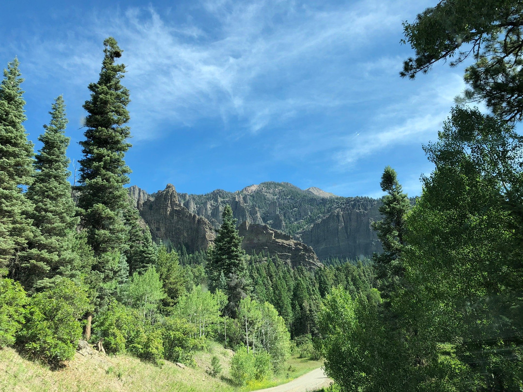 Piedra Falls-帕戈萨斯普林斯必去景点