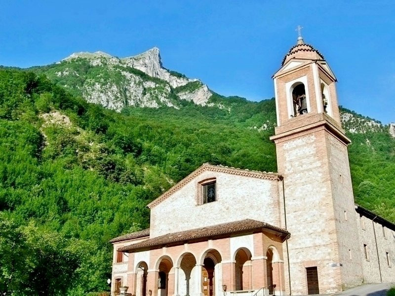 Santuario Madonna dell'Ambro景点图片