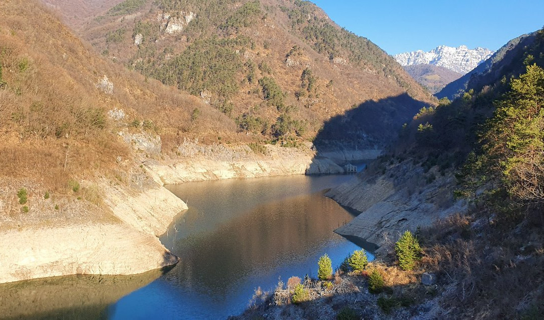 Valvestino Lake景点图片