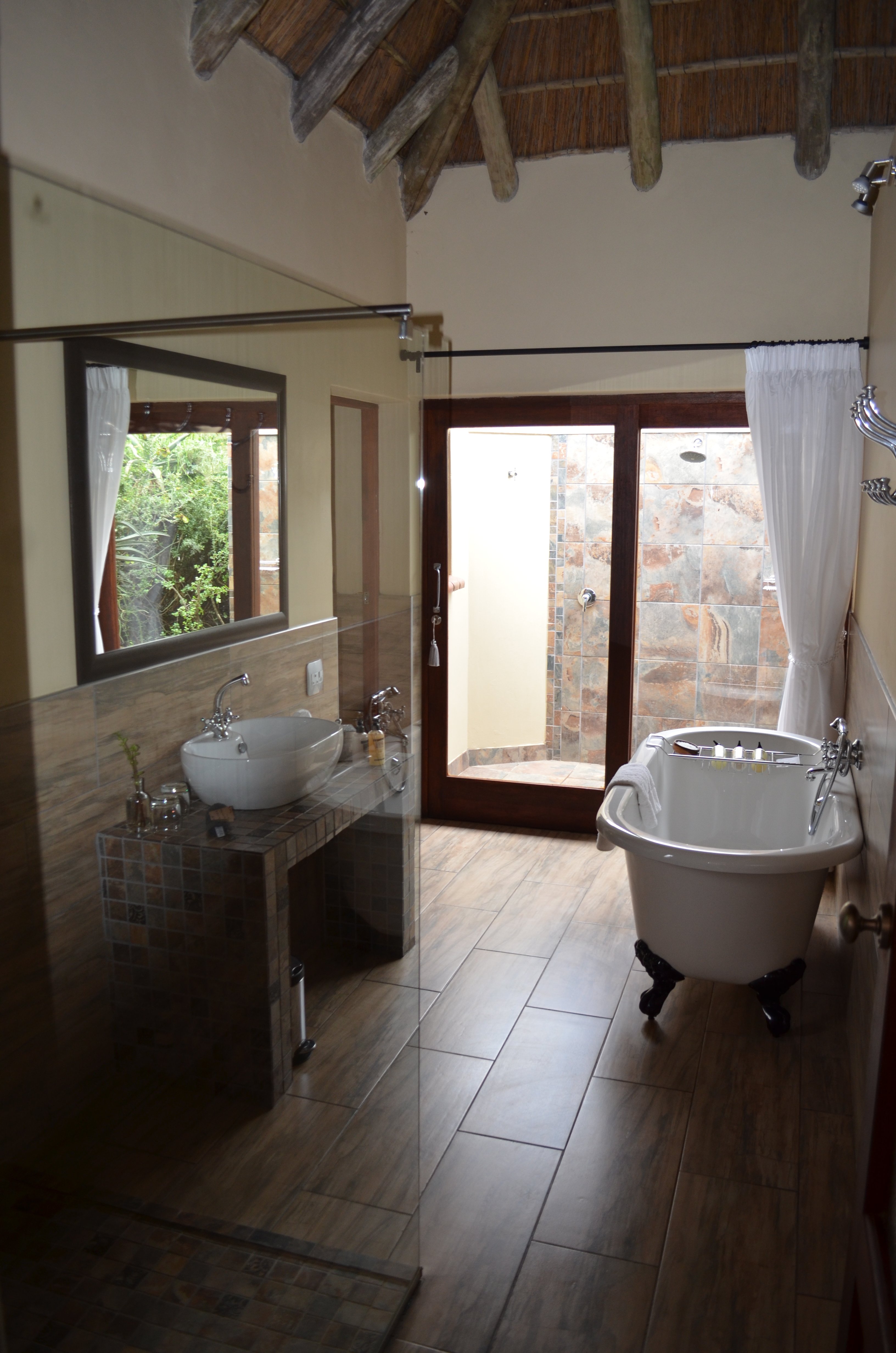 Hitgeheim Country Lodge-浴室