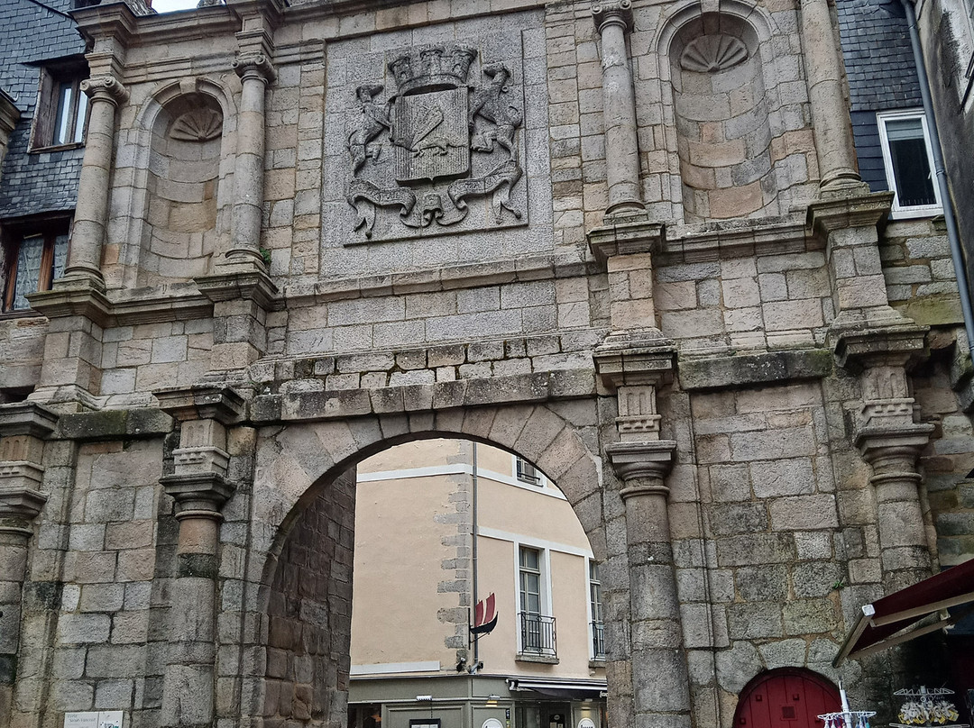 Porte Saint-Vincent-瓦讷必去景点