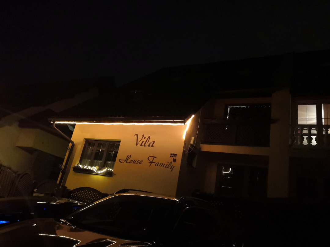 Vila House Family主图