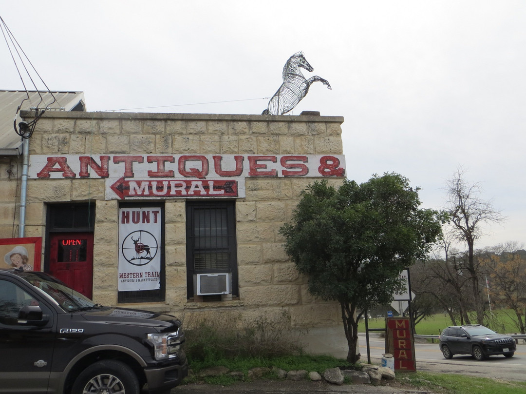 Western Trail Antiques ad Marketplace-Bandera必去景点