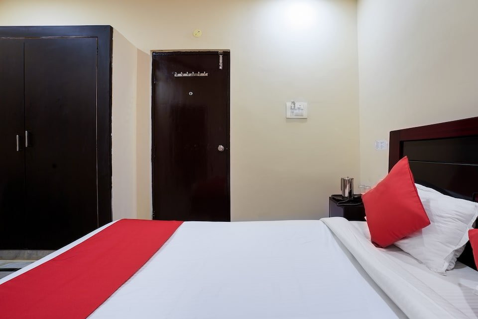 Hotel O Anuguna Tulasi Grand Near JNTU University Hyderabad主图