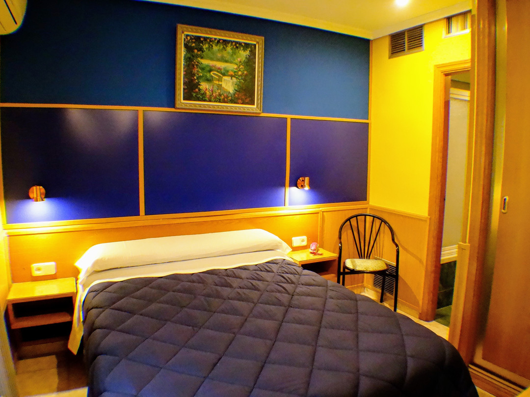 Trípolis Toledo Hostal主图