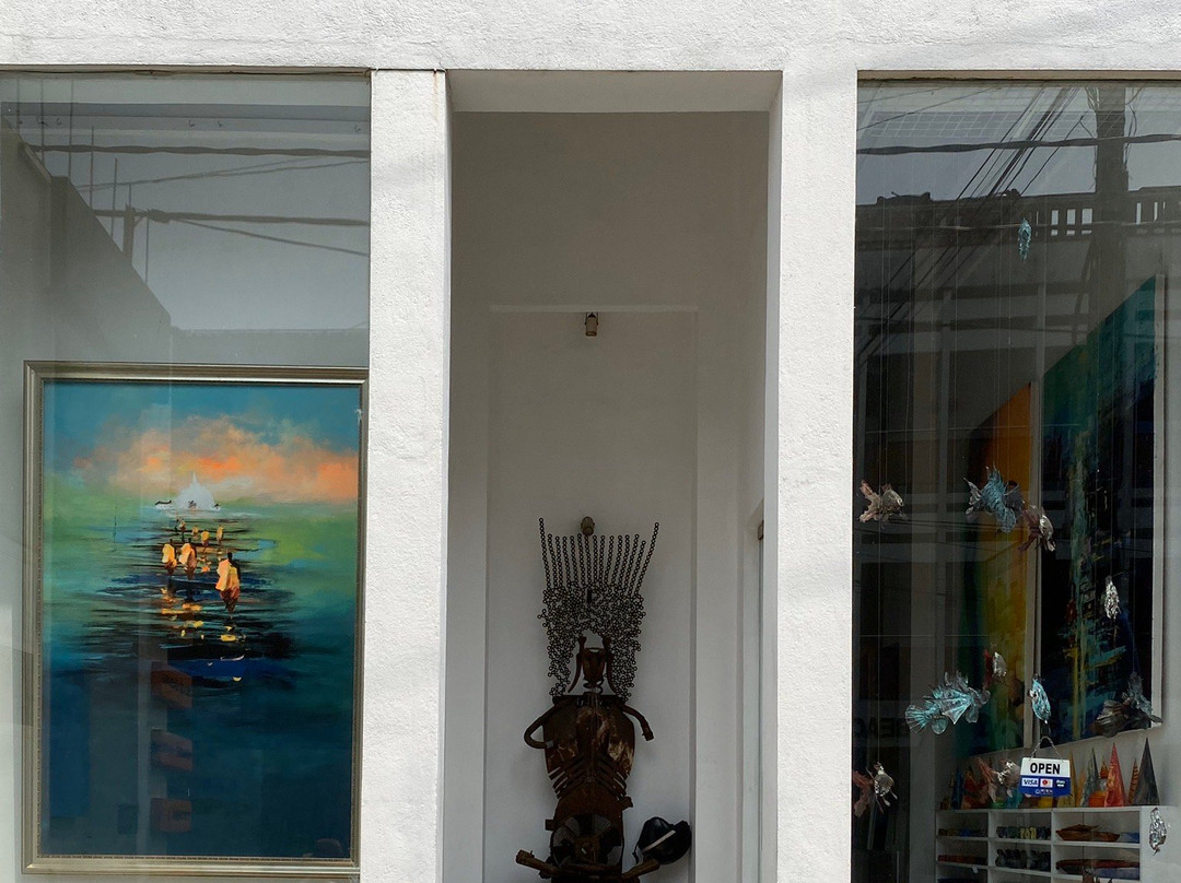 Saffron Robes-希克杜沃必去景点