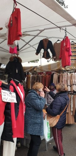 Mercato Settimanale di Forte dei Marmi-福尔泰德伊马尔米必去景点